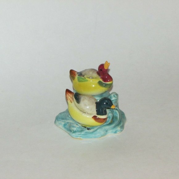Salt & Pepper Shakers Vintage 3 pc set Ducks Cottagecore Mid-century - Picture 2 of 12